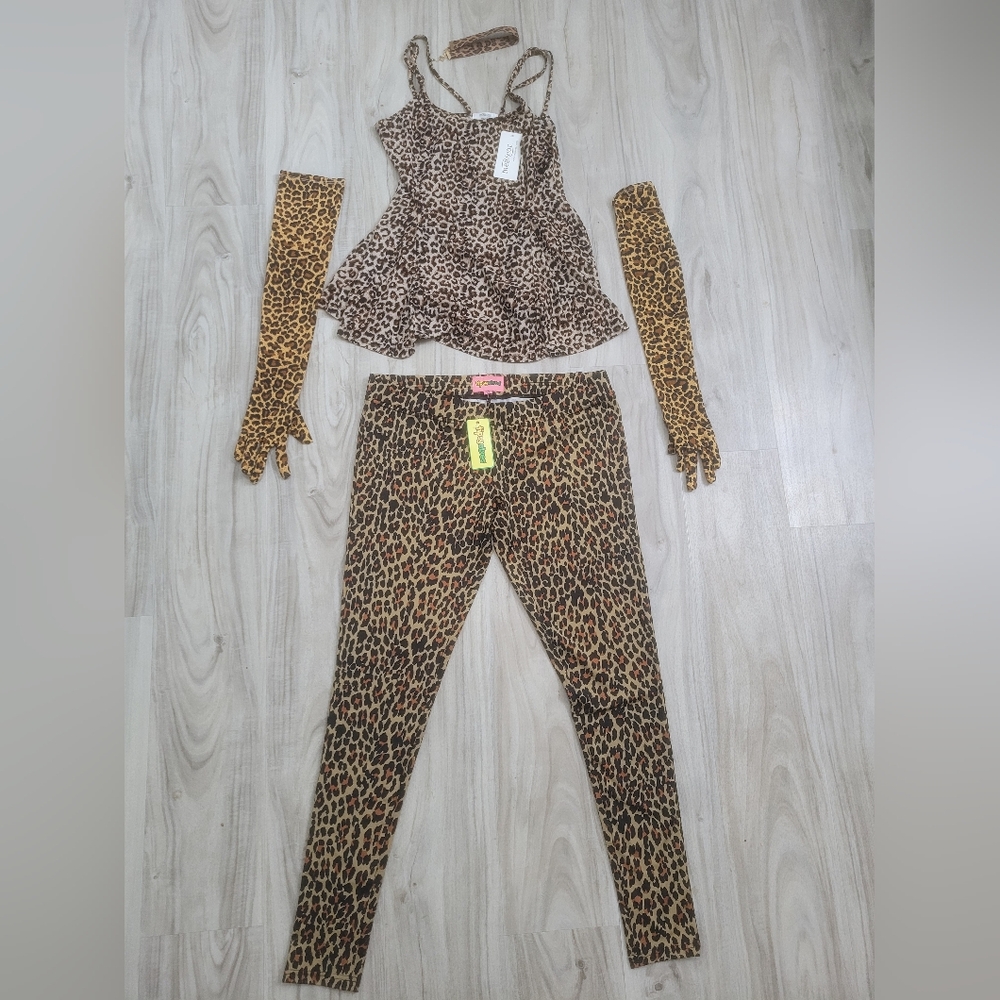 Shania Twain Cosplay costume / Halloween costume. Leopard print